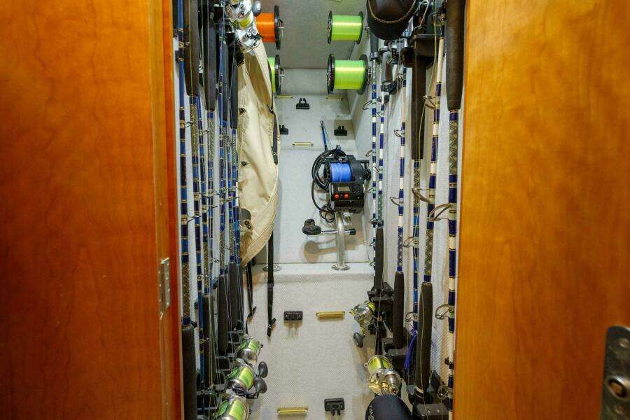 Sportin Life 59ft Spencer Yacht For Sale