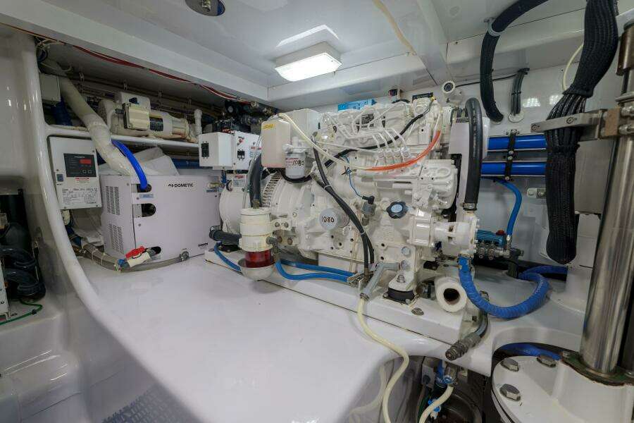 Sportin Life 59ft Spencer Yacht For Sale