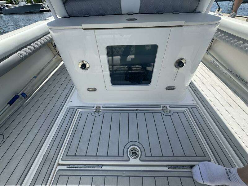 27ft ShearWater Yacht For Sale