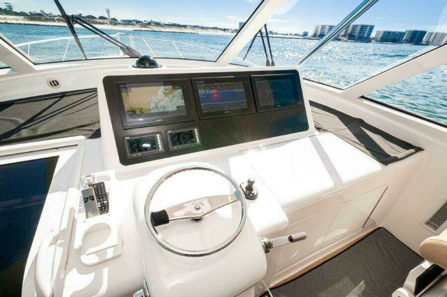 2016 Viking 52 Sport Tower- CONTAGIOUS HABIT-Helm 2