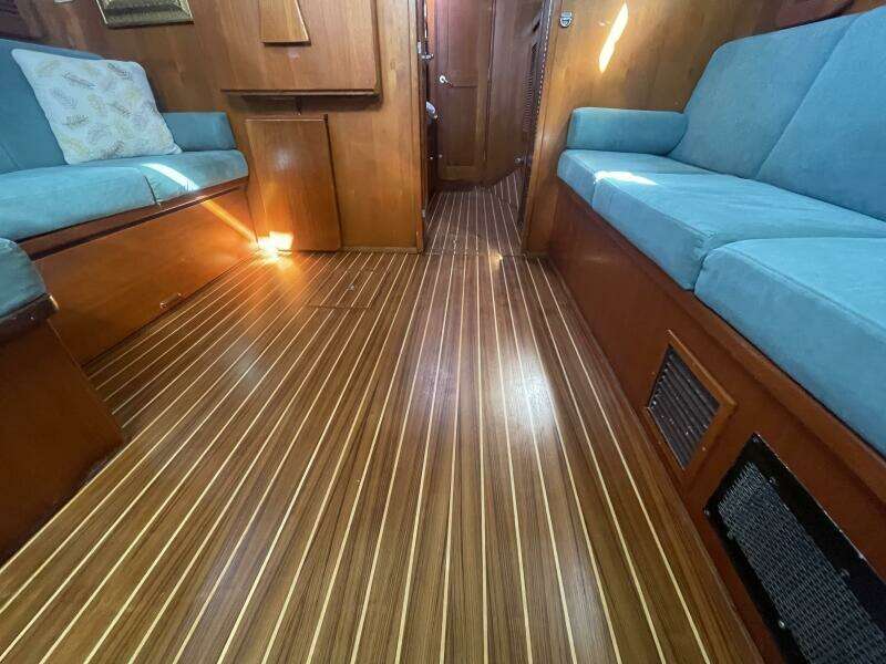 Traveller 47ft Caliber Yacht For Sale