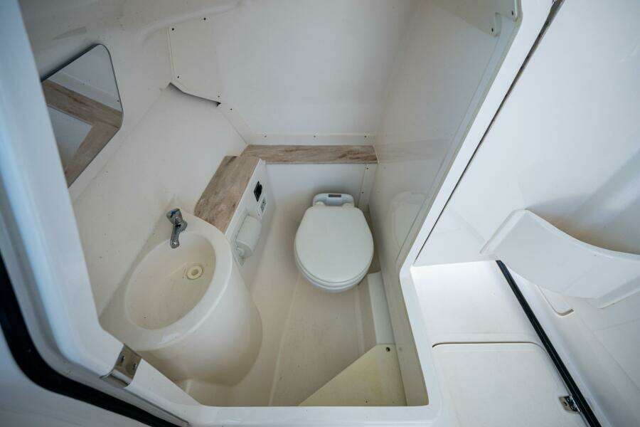 26ft Pursuit Yacht For Sale