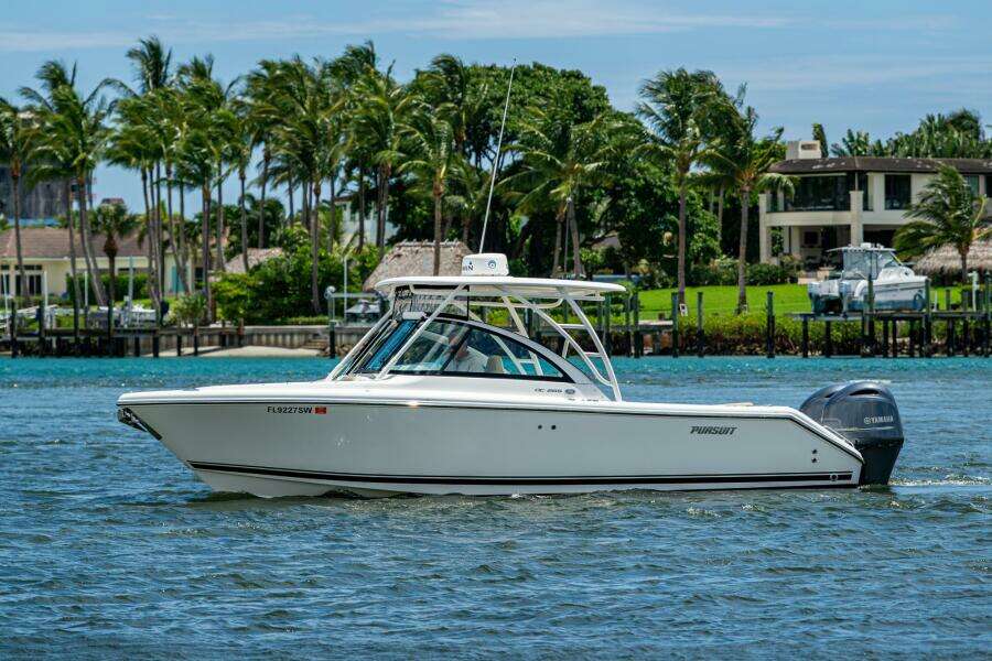 26ft Pursuit Yacht For Sale