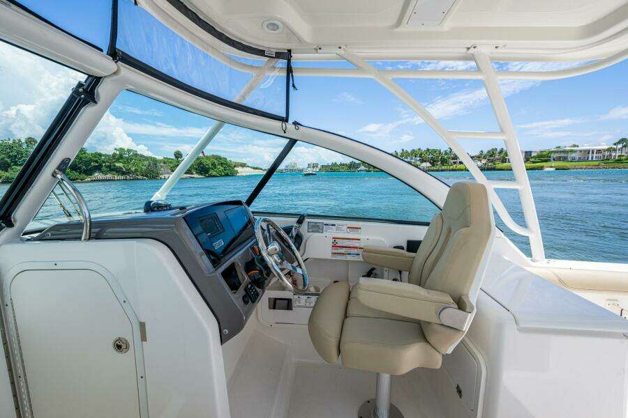 26ft Pursuit Yacht For Sale