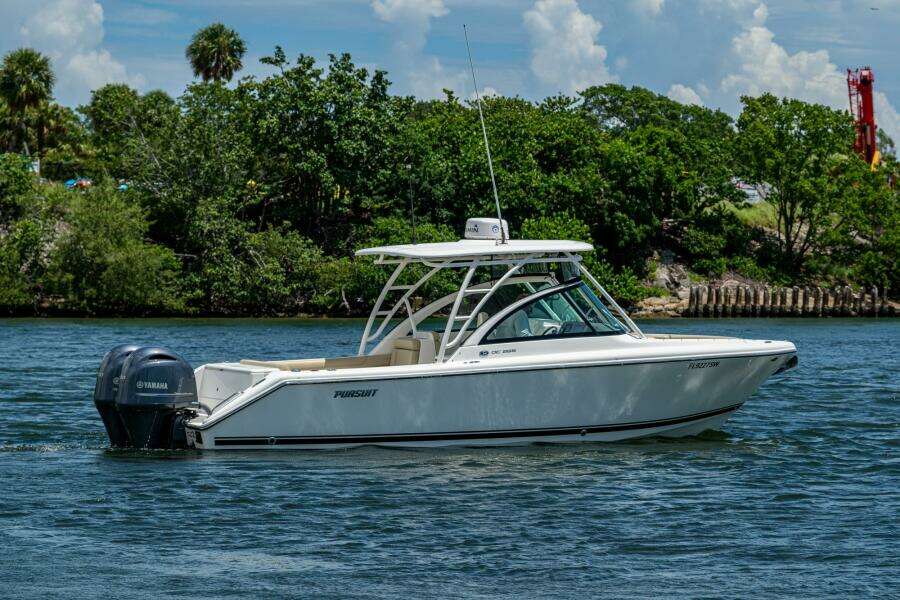 26ft Pursuit Yacht For Sale