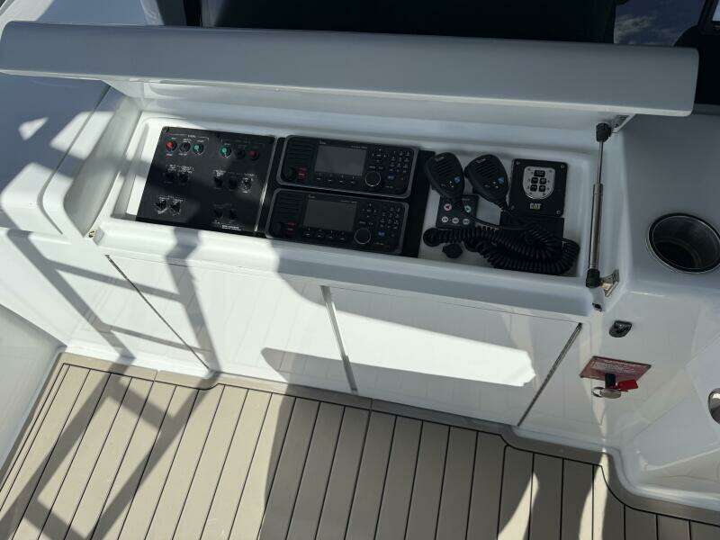 2006 Hatteras Yachts 68 Convertible Big Game