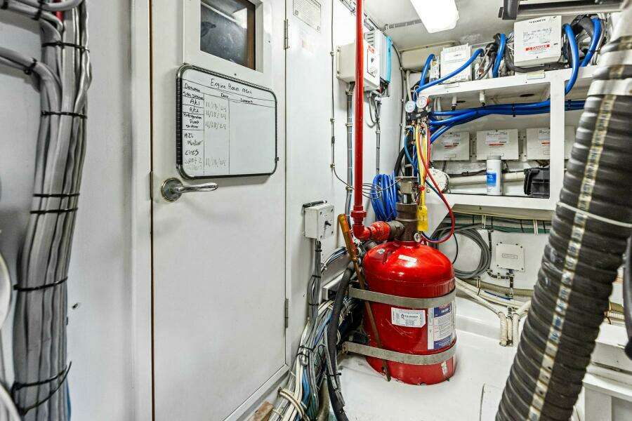 2006 Hatteras 68 CNV Big Game