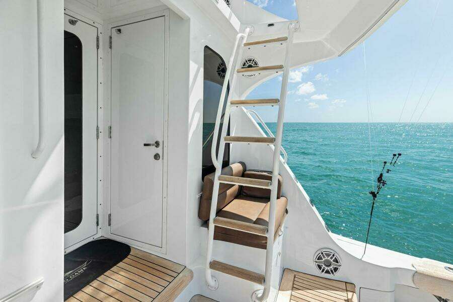 2006 Hatteras 68 CNV Big Game