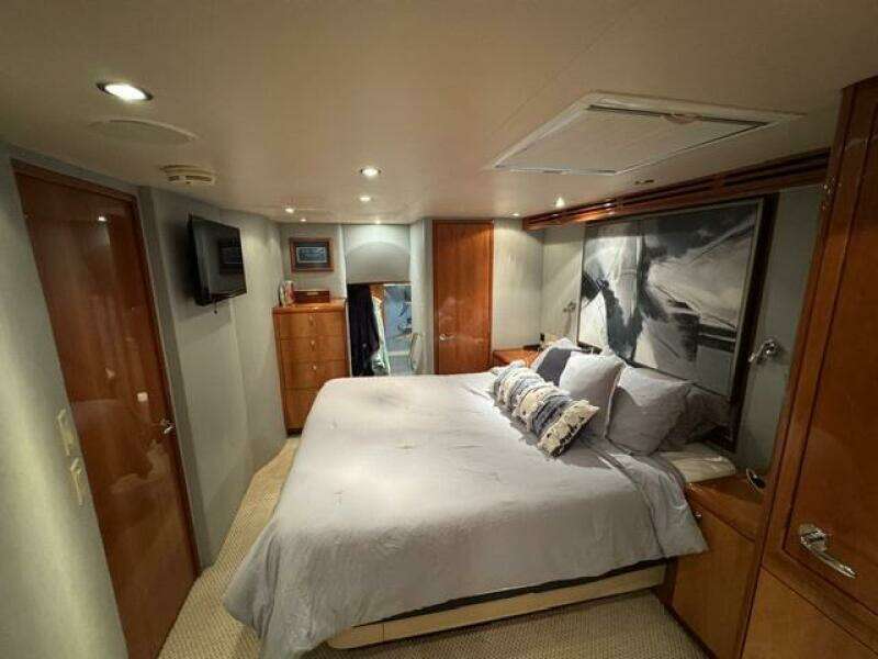 2006 Hatteras Yachts 68 Convertible Big Game