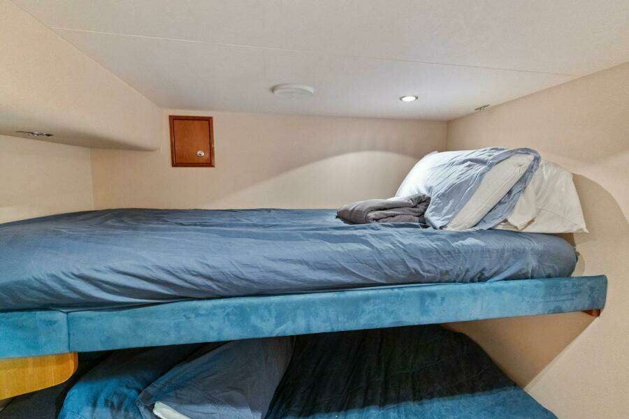 2006 Hatteras 68 CNV Big Game