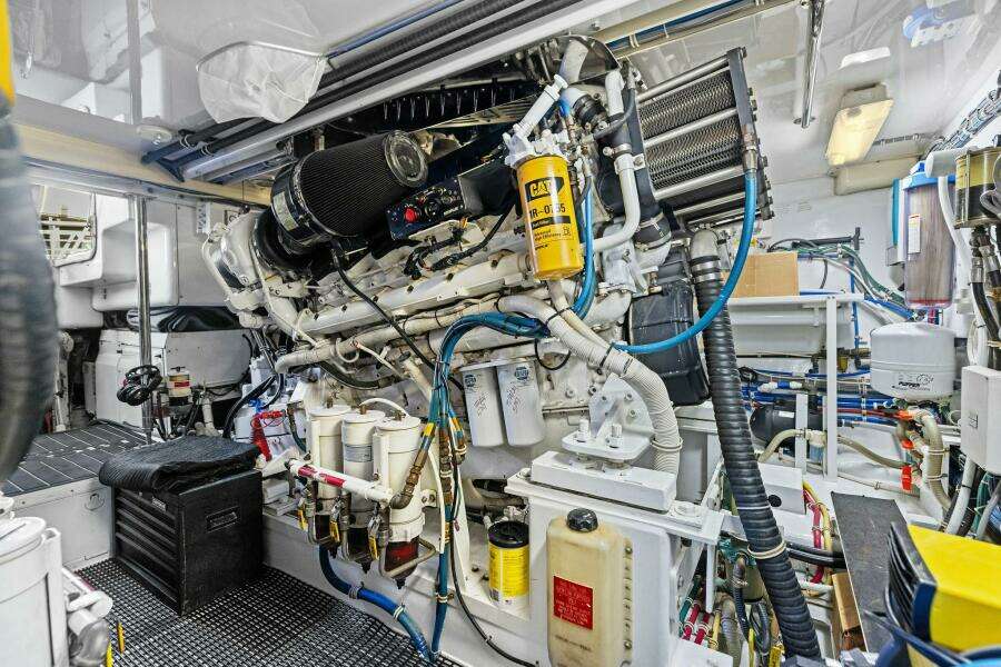 2006 Hatteras 68 CNV Big Game