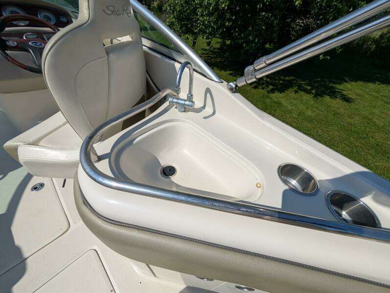 24ft Sea Ray Yacht For Sale