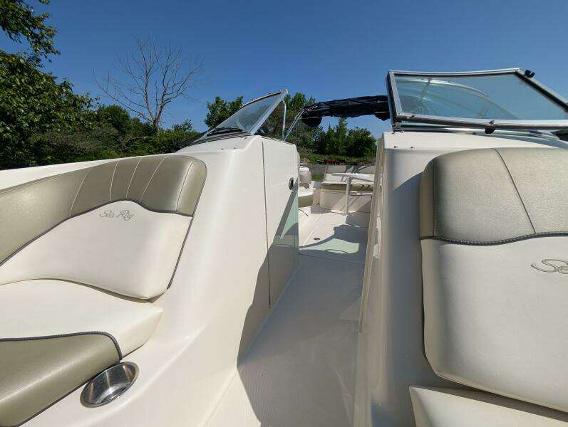 24ft Sea Ray Yacht For Sale