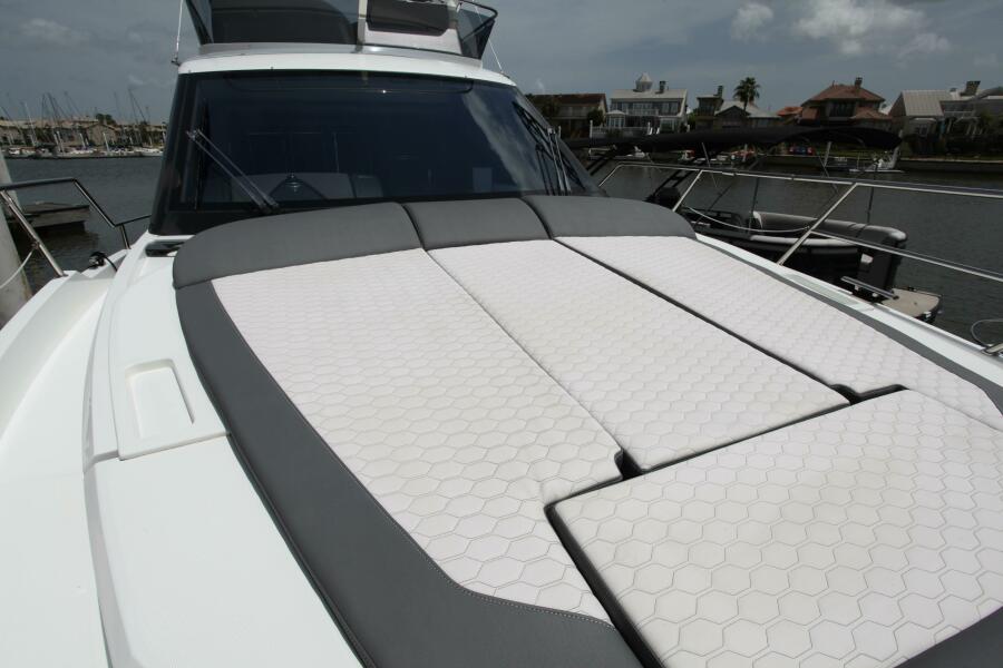 2025 Galeon