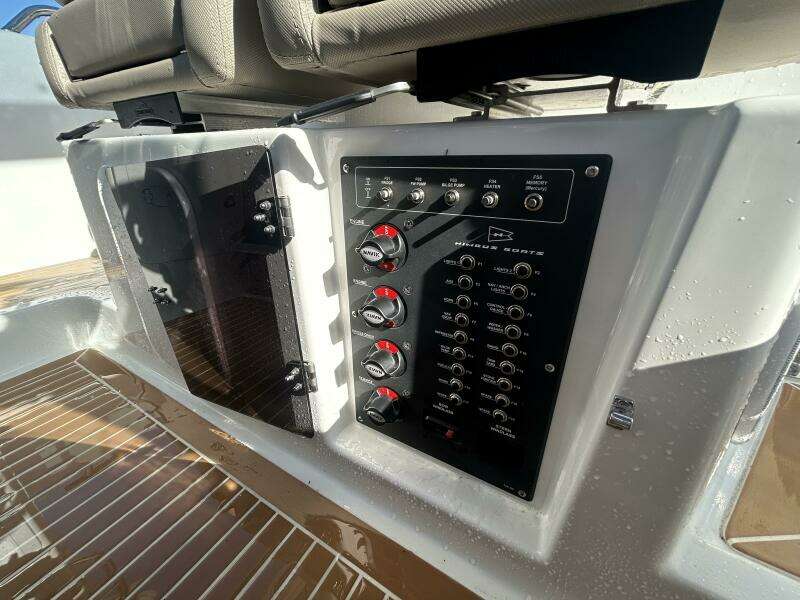 In Stock 2024 Nimbus T9 142 30ft Nimbus Yacht For Sale