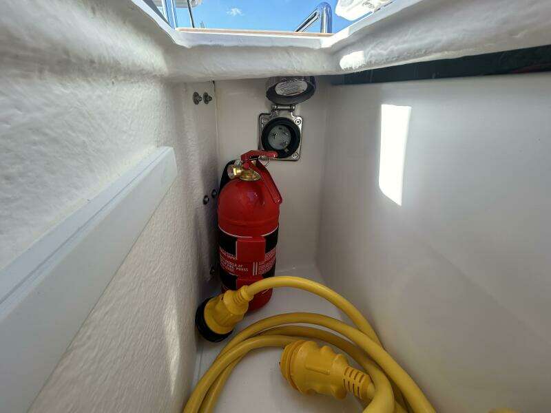 In Stock 2024 Nimbus T9 142 30ft Nimbus Yacht For Sale