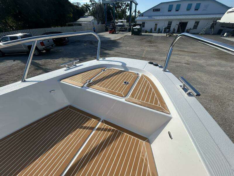 In Stock 2024 Nimbus T9 142 30ft Nimbus Yacht For Sale