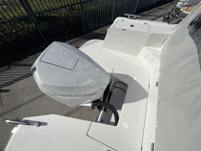 30' 2024 Nimbus Weekender 9