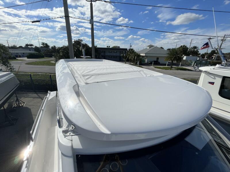 30' 2024 Nimbus Weekender 9