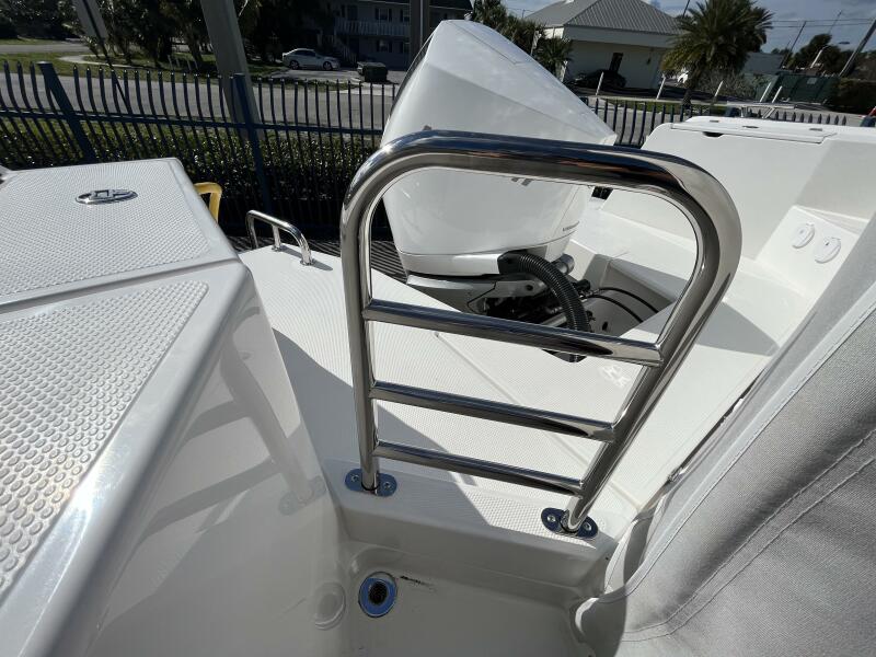 30' 2024 Nimbus Weekender 9