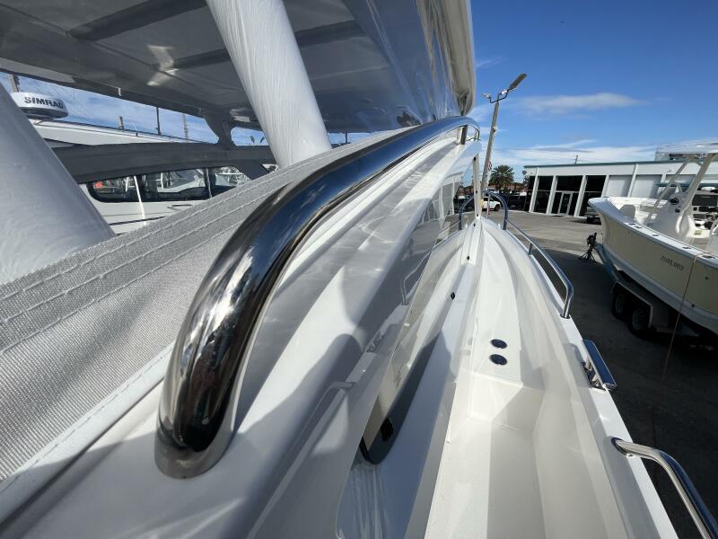 30' 2024 Nimbus Weekender 9