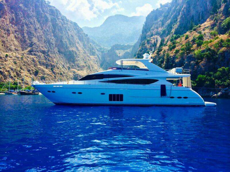 VIXEN 85ft Princess Yachts Yacht For Sale
