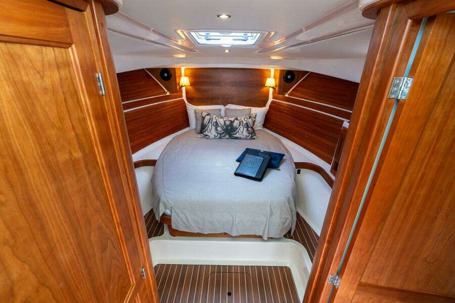 Black Sheep 35ft Back Cove Yacht For Sale