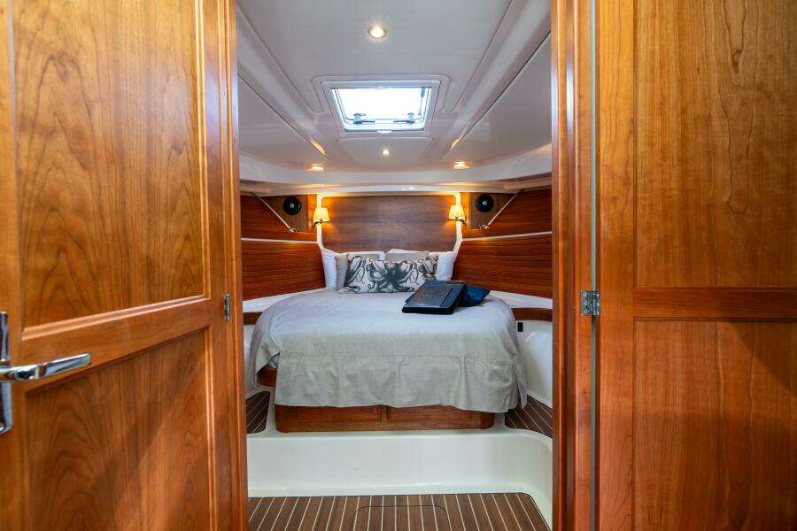Black Sheep 35ft Back Cove Yacht For Sale