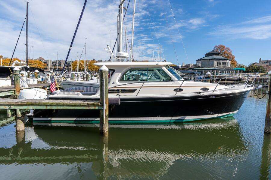 Black Sheep 35ft Back Cove Yacht For Sale