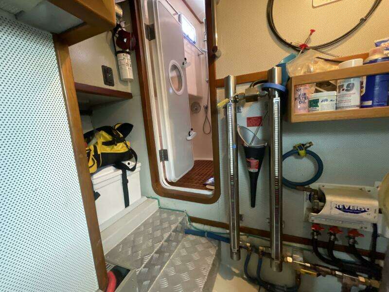 Engine room watertight door