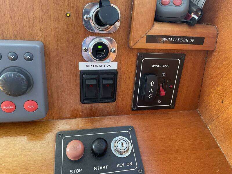Dash Detail