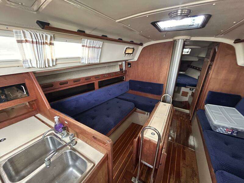 Del 35ft O Day Yacht For Sale