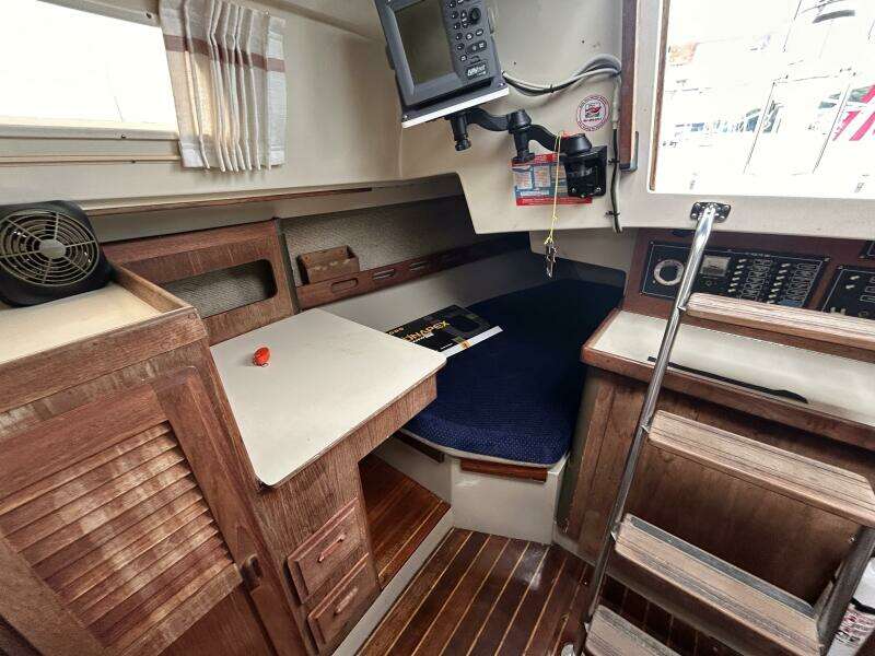Del 35ft O Day Yacht For Sale