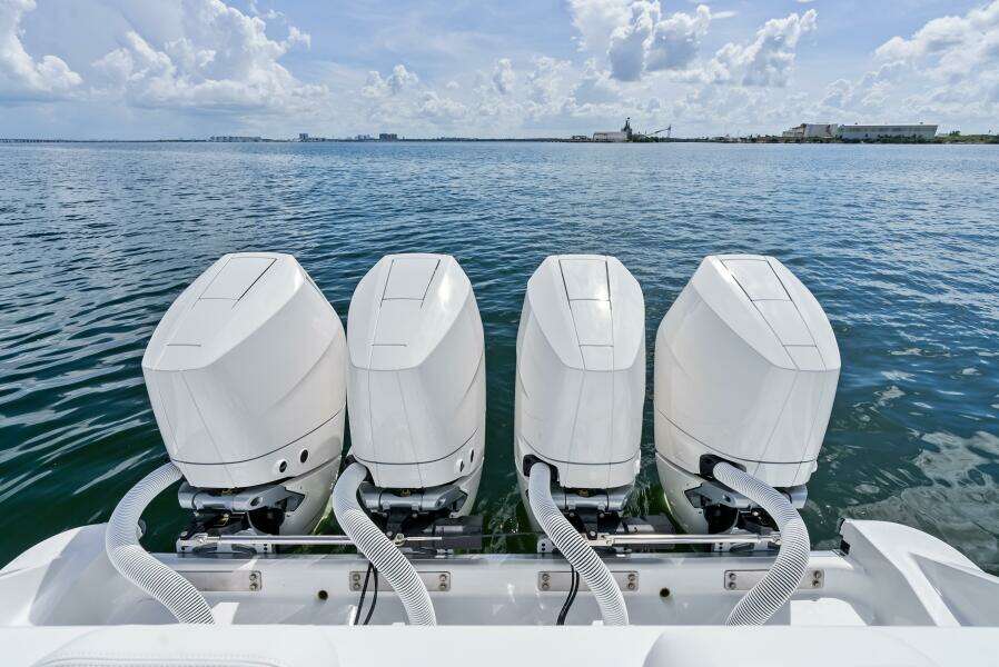 42ft HCB Yacht For Sale