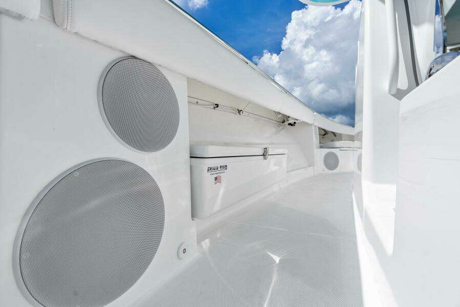 42ft HCB Yacht For Sale
