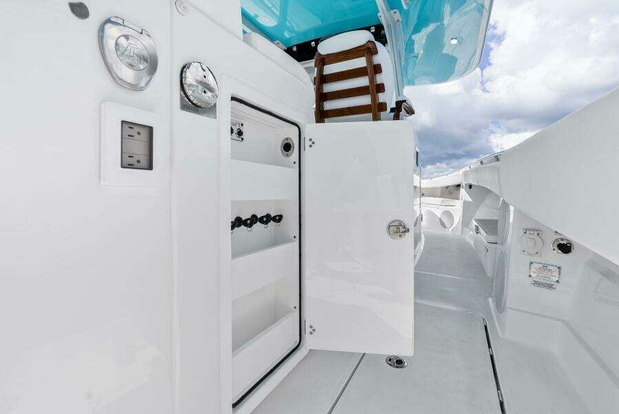 42ft HCB Yacht For Sale