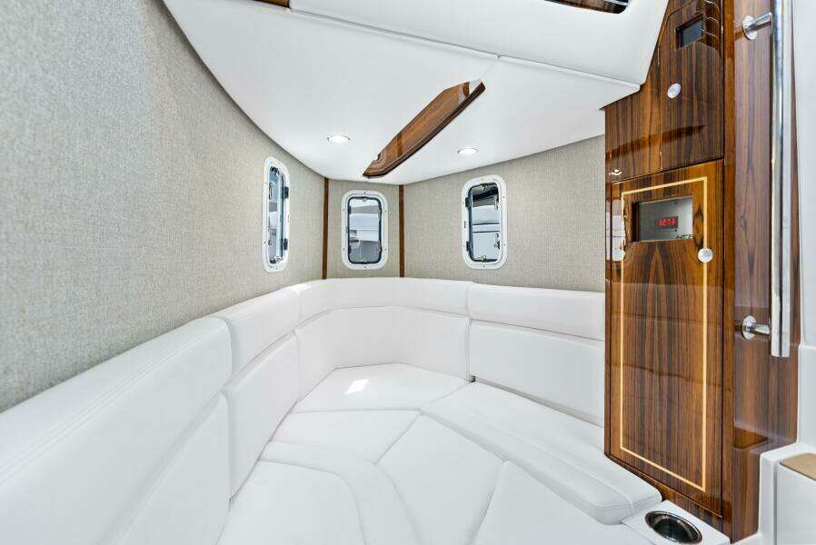 42ft HCB Yacht For Sale