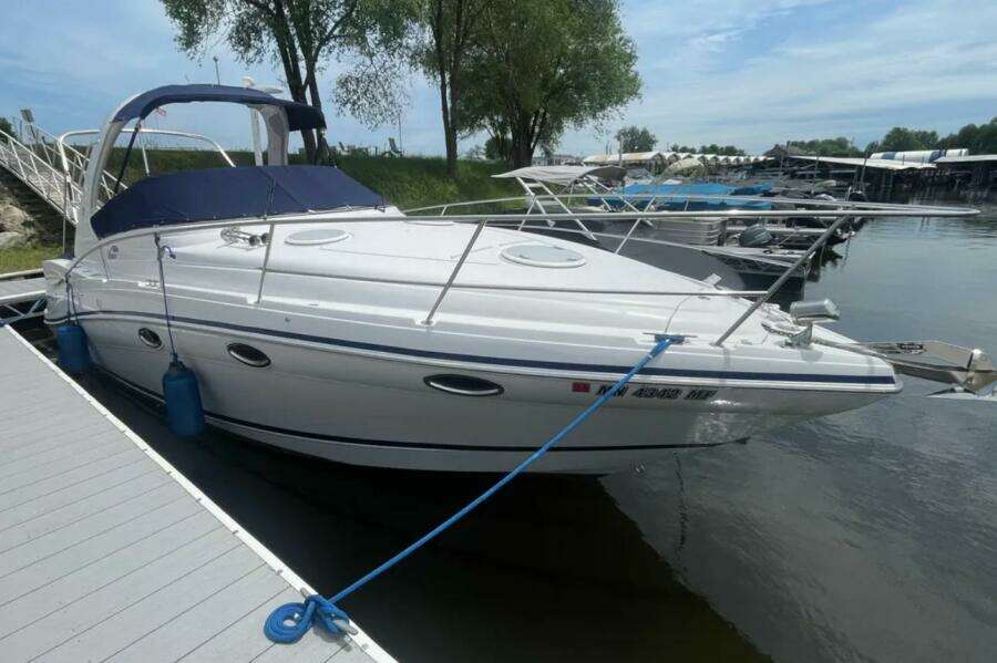CROWN N AROUND 31ft Four Winns Yacht For Sale