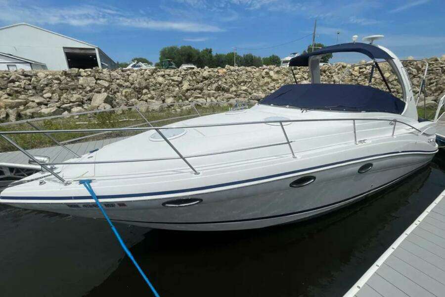CROWN N AROUND 31ft Four Winns Yacht For Sale