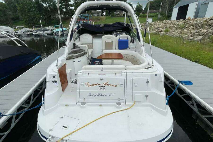 CROWN N AROUND 31ft Four Winns Yacht For Sale