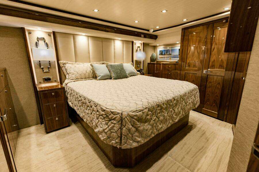 2020 Viking 72 Enclosed Bridge SARI VICTORIA 