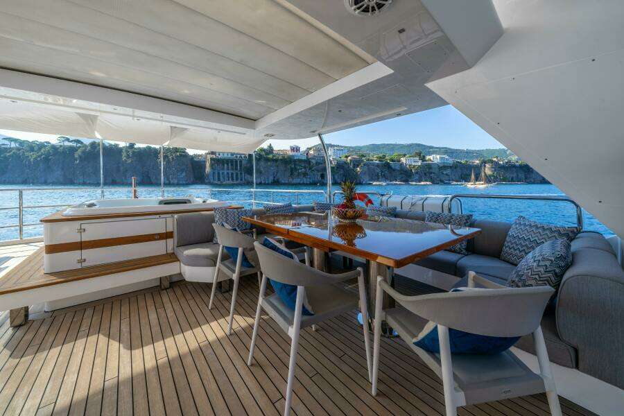 HORIZON 93ft Benetti Yacht For Sale