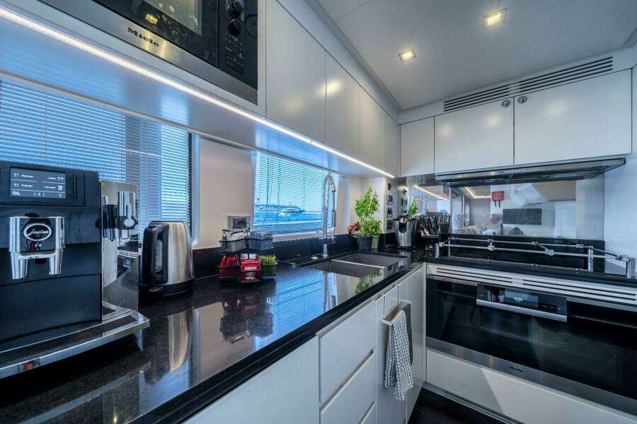 HORIZON 93ft Benetti Yacht For Sale