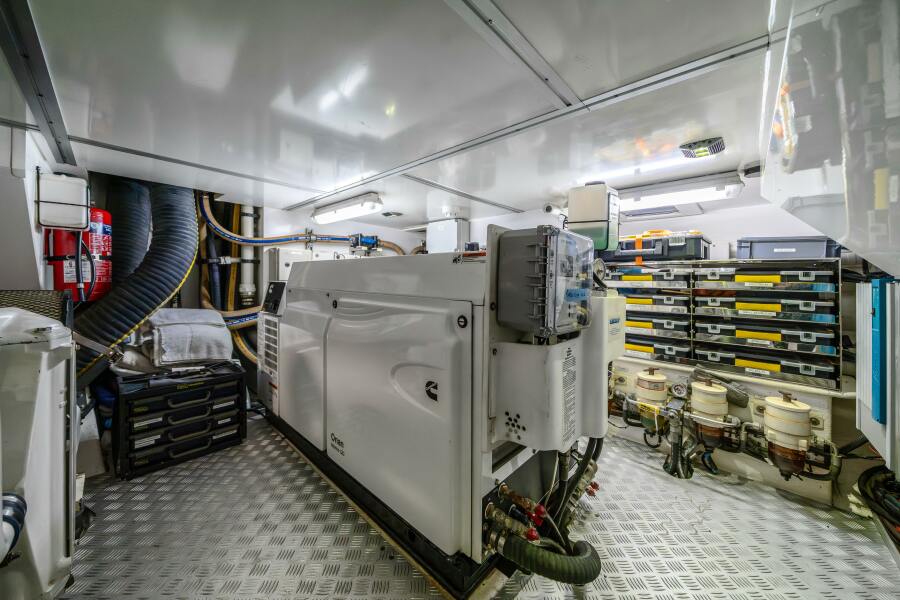 88' 2013 Oyster Yachts Oyster 885