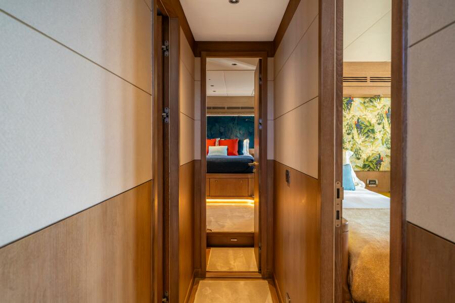 88' 2013 Oyster Yachts Oyster 885