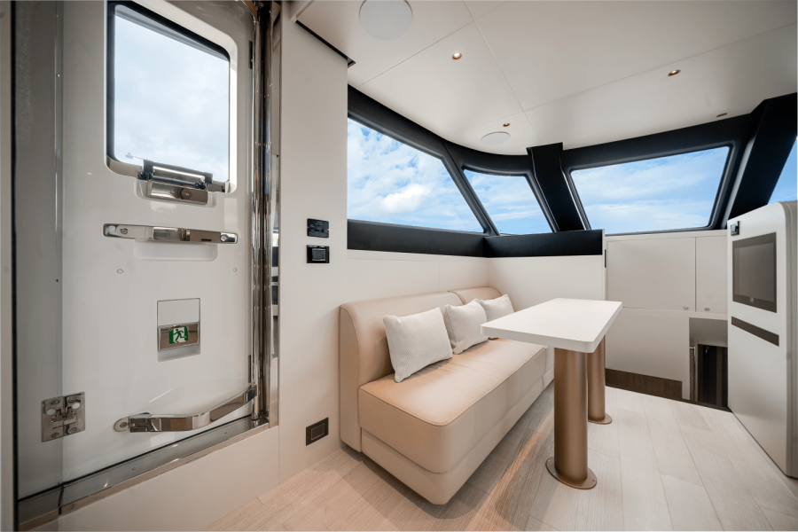 84ft Azimut Yacht For Sale