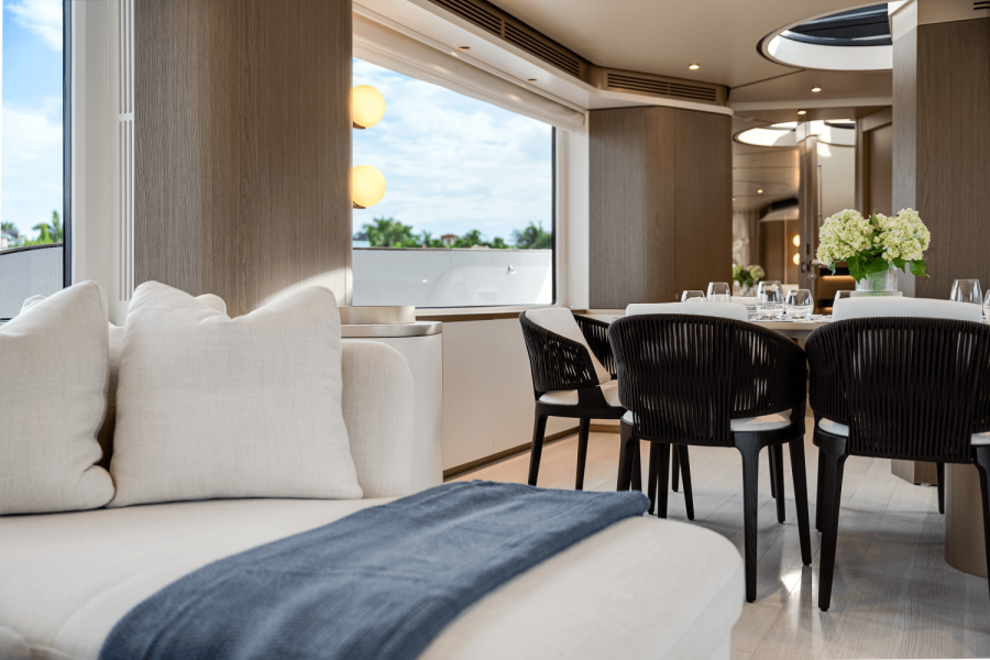 84ft Azimut Yacht For Sale