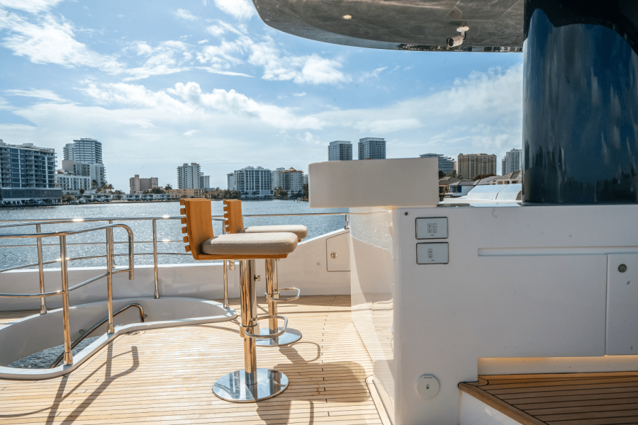 84ft Azimut Yacht For Sale