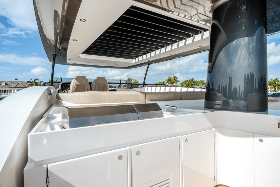 84ft Azimut Yacht For Sale