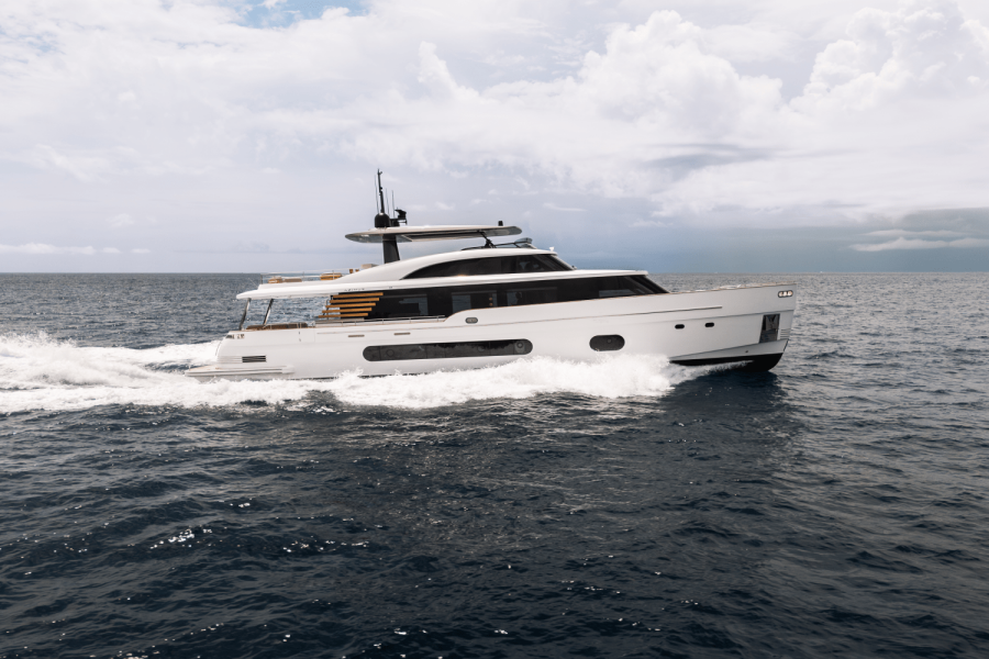 84ft Azimut Yacht For Sale